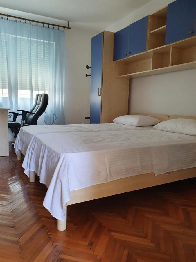 Apartman Noa Knin Exterior foto